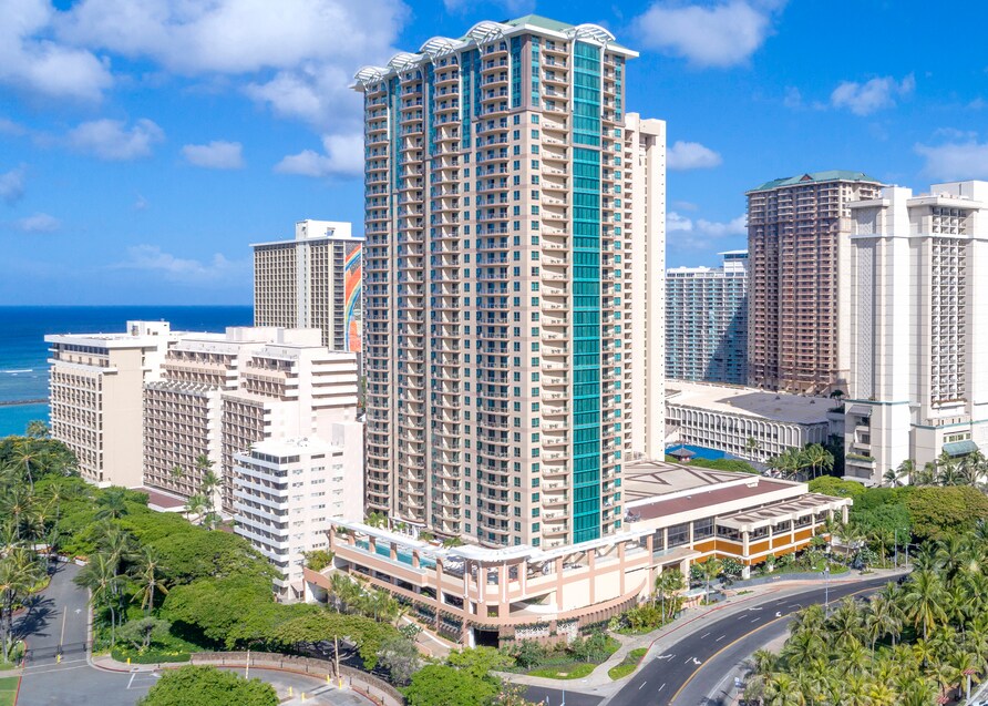 Exterior shot of The Grand Islander by Hilton Grand Vacations in Oahu, Hawaii. 